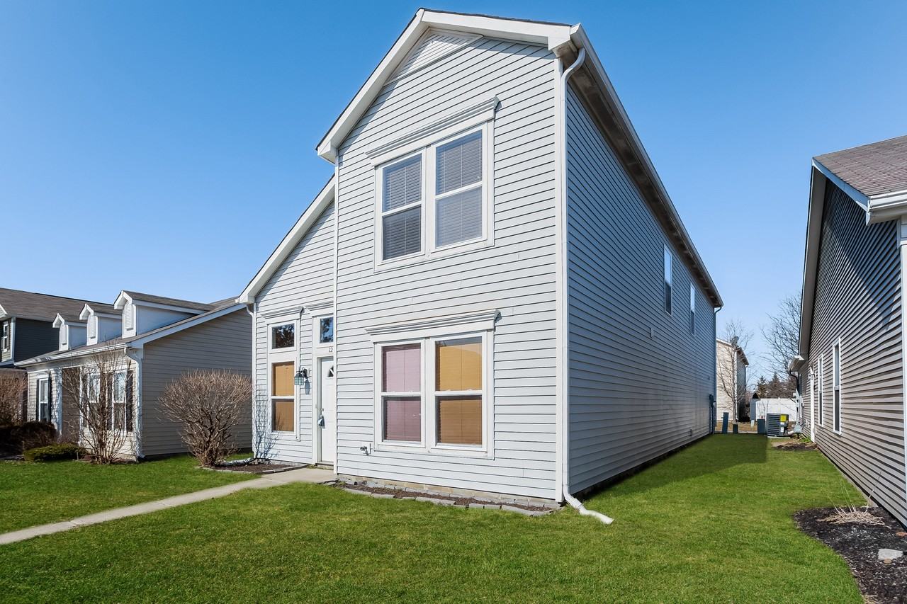 12176 Lindley Dr - Photo 3 of 17