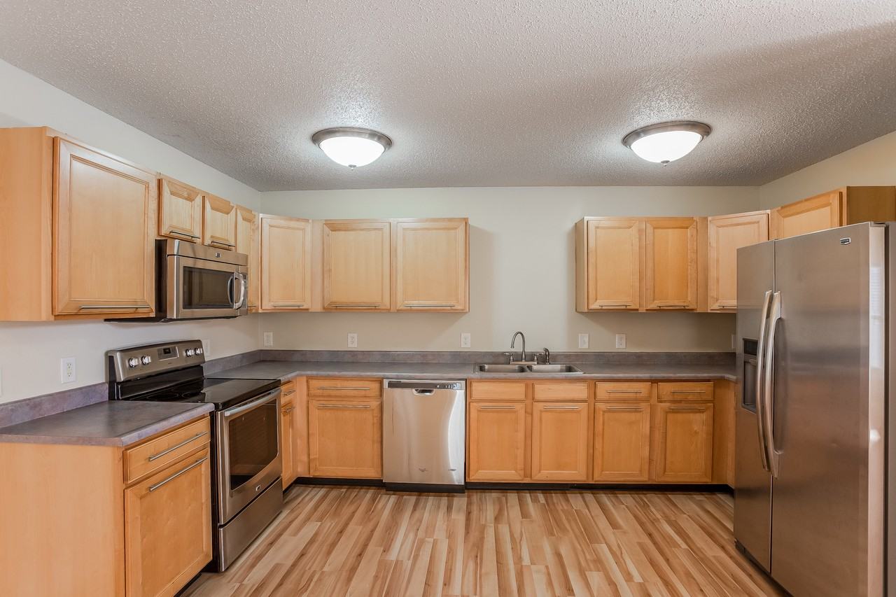 12176 Lindley Dr - Photo 7 of 17