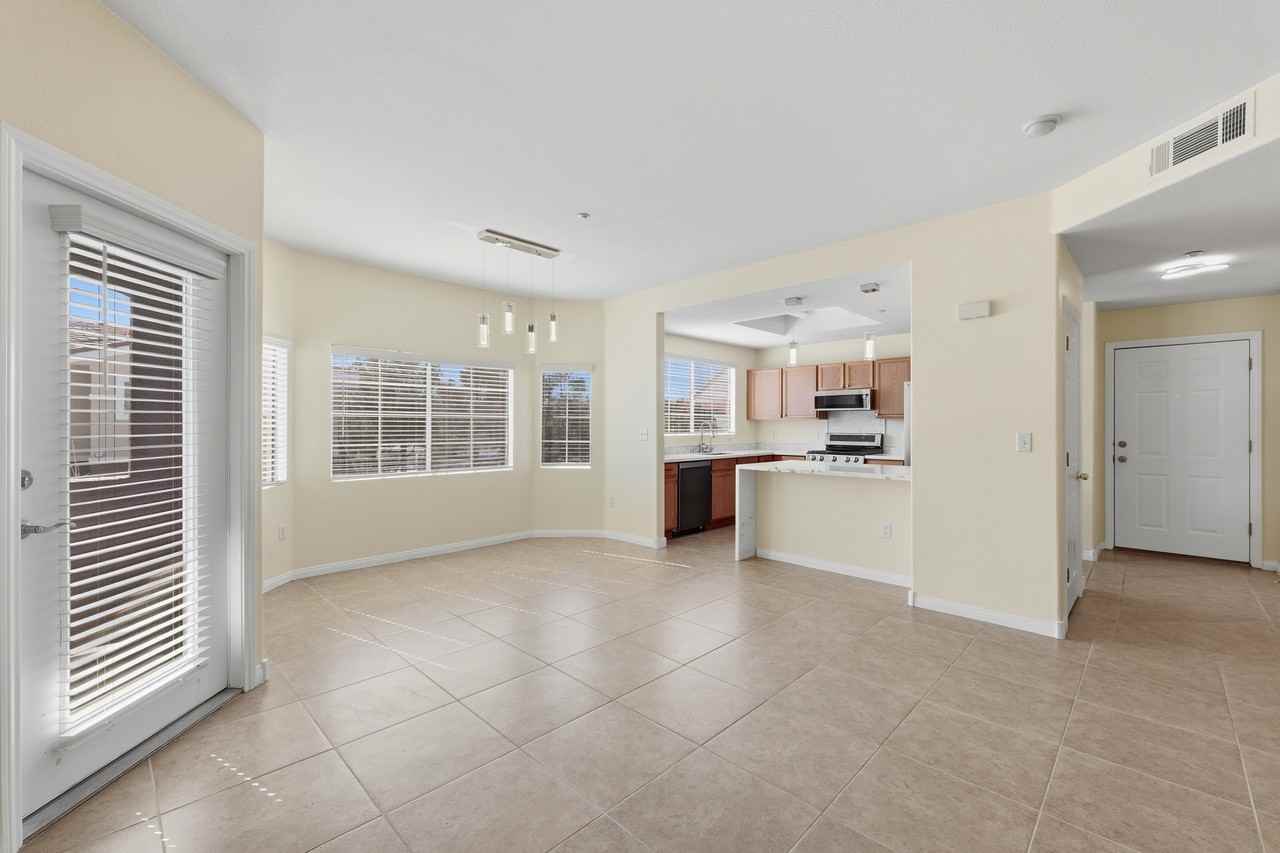 830 Carnegie St #621 - Photo 5 of 21