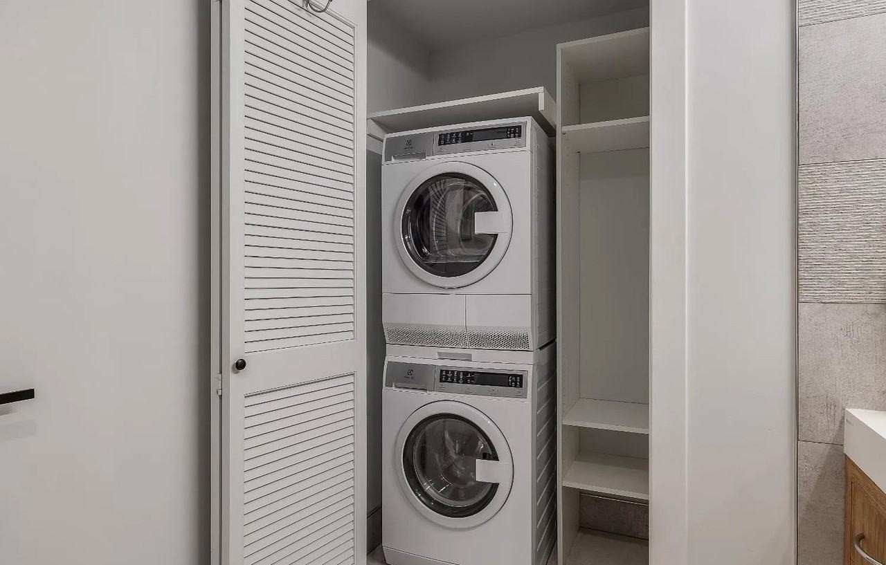 369 18Th Ave - Photo 5 of 6