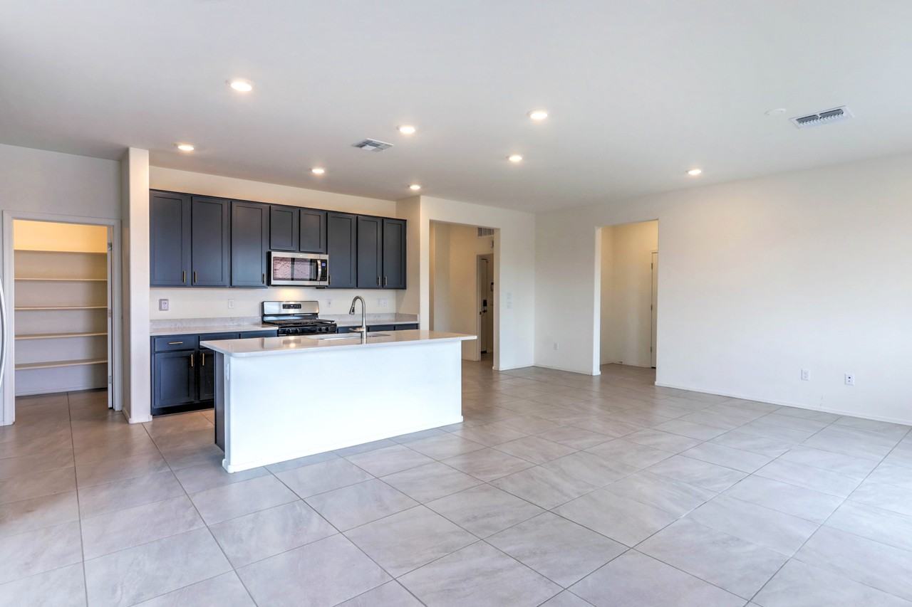 5525 W San Francisco Trl - Photo 2 of 18