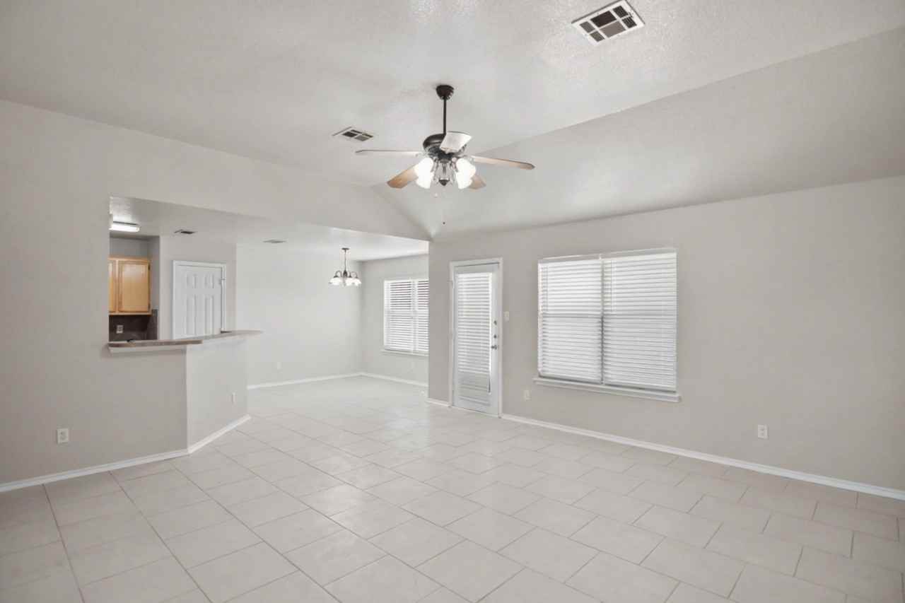 2205 Joseph Dr - Photo 7 of 20