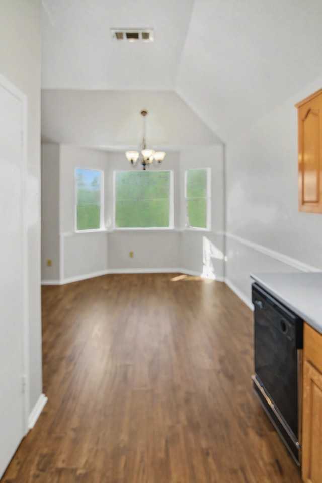 1502 Cedar Ln - Photo 5 of 16