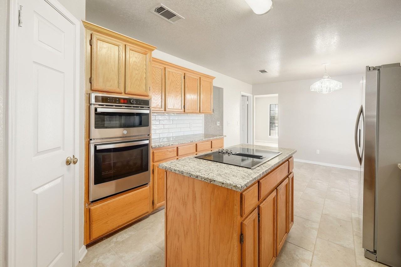 710 County Road - Photo 4 of 42