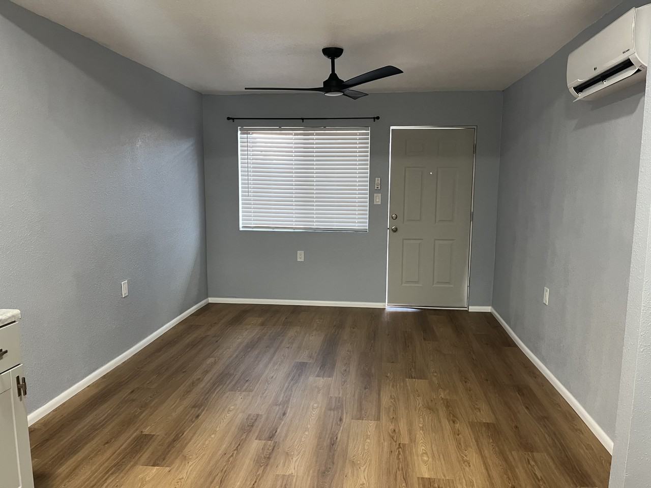 245 Solano Dr. Ne /Grand Ne - Photo 3 of 15