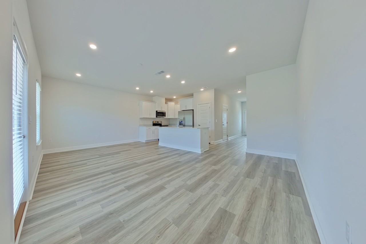 2547 Cliff Hollow Cir - Photo 7 of 24