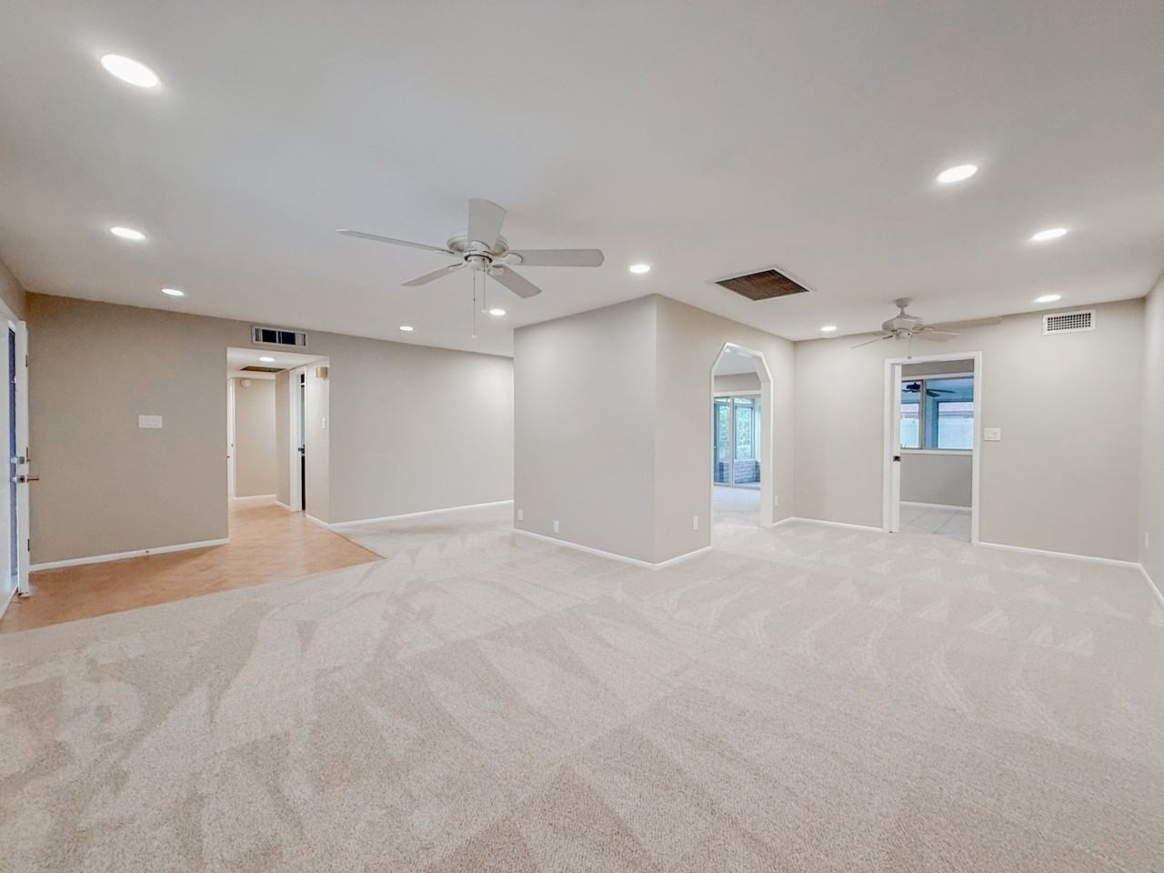 1104 E Watson Dr - Photo 4 of 39