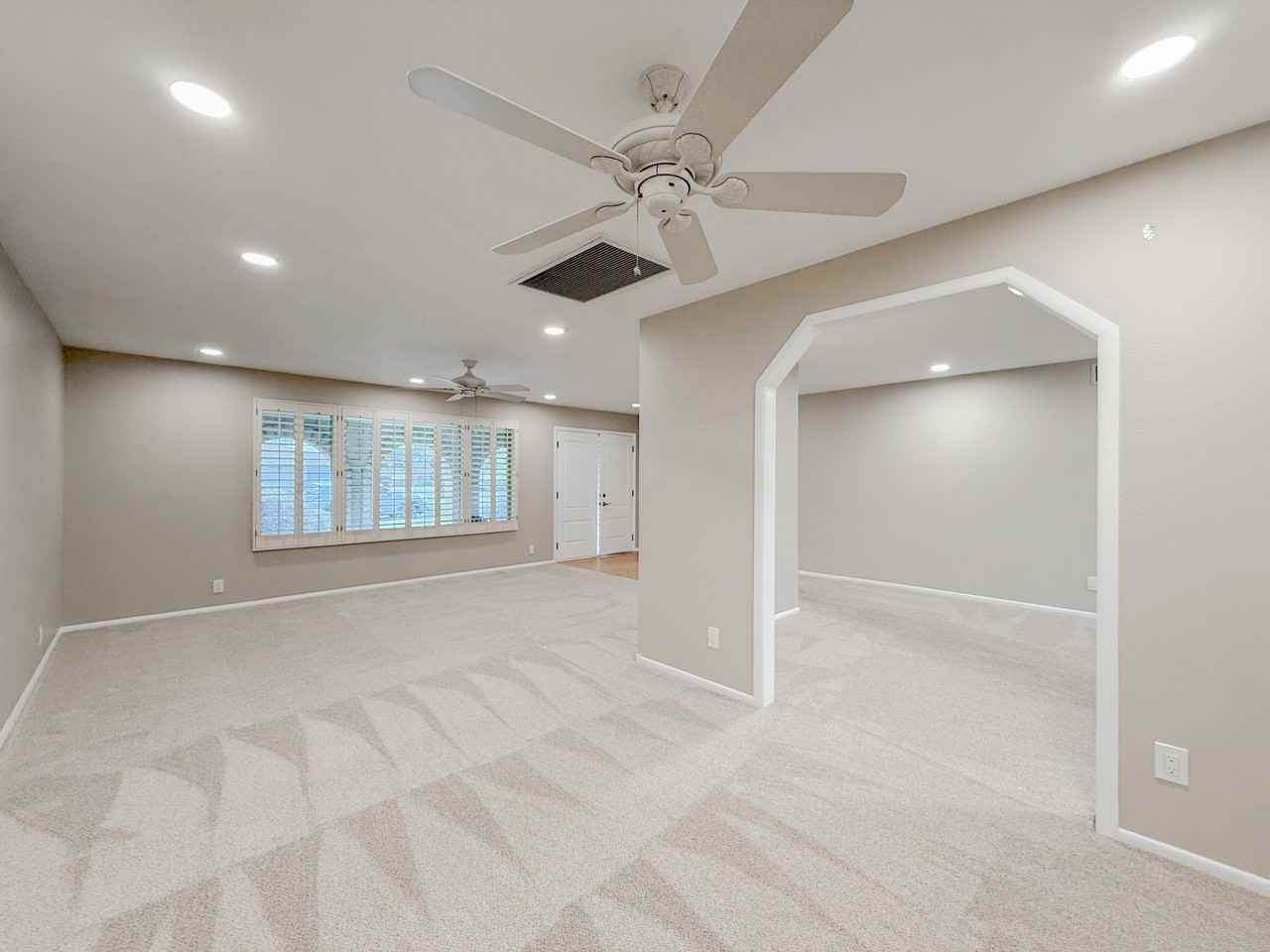 1104 E Watson Dr - Photo 7 of 39