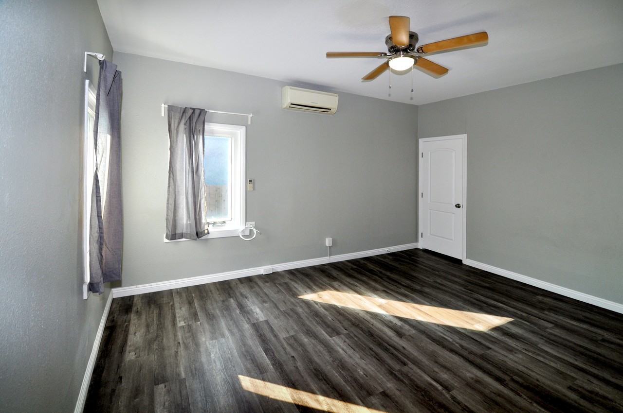 2141 Front St #C - Photo 2 of 10