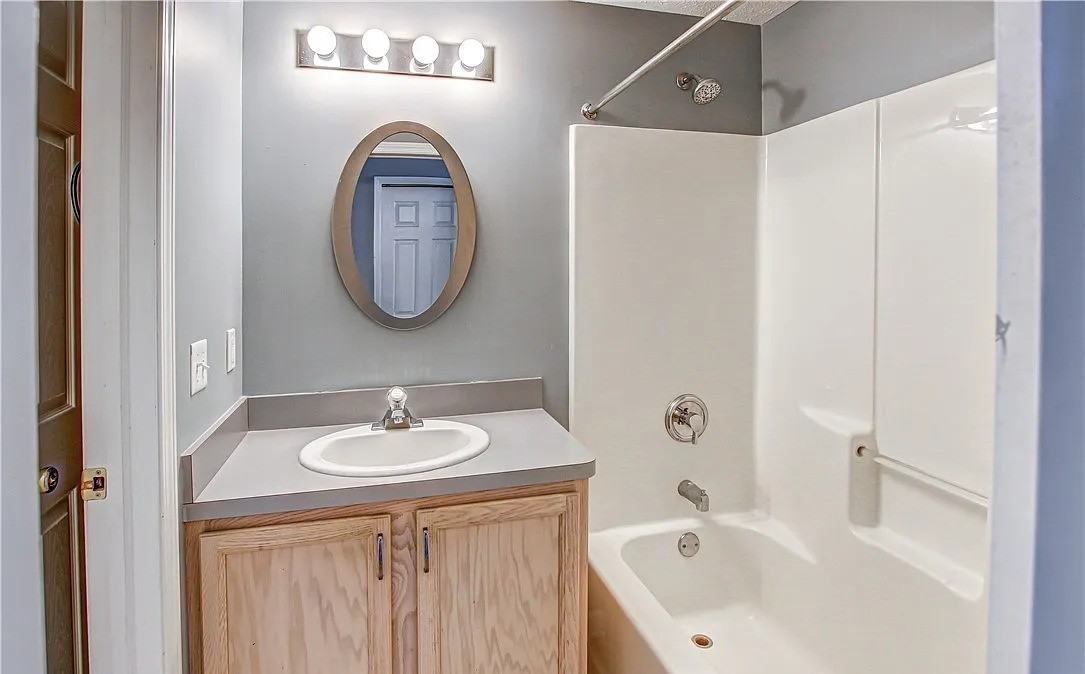 17610 Wildwood Ln - Photo 2 of 12