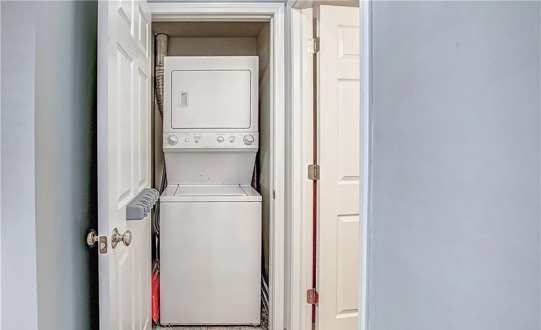 17610 Wildwood Ln - Photo 3 of 12