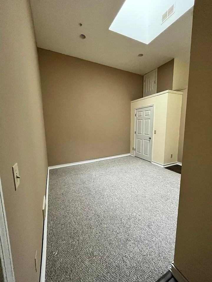 100 Bleecker St - Photo 3 of 6