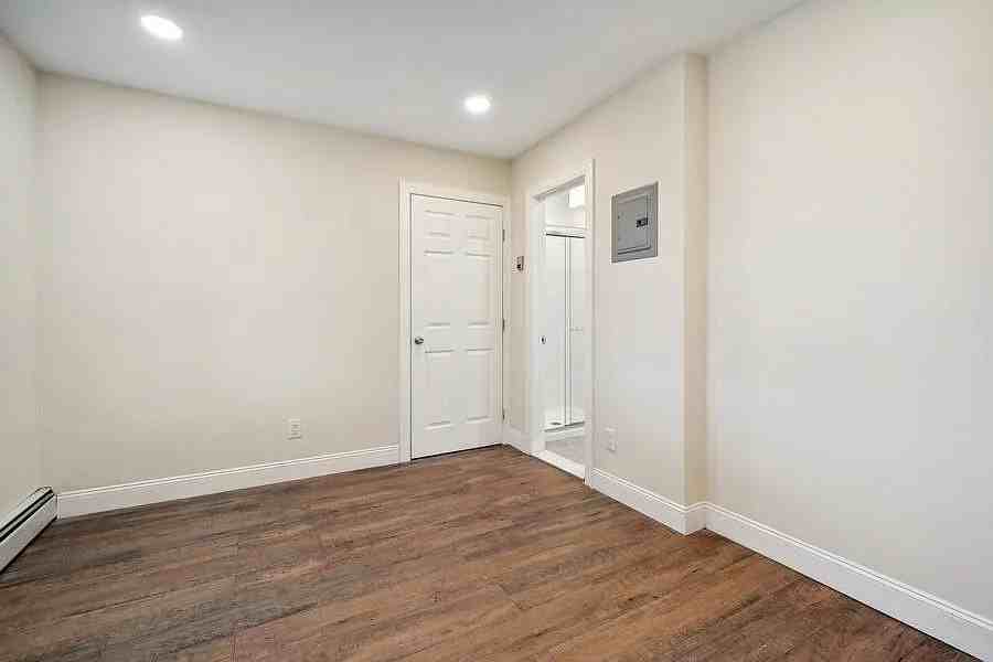 11 Webster Ave - Photo 3 of 5