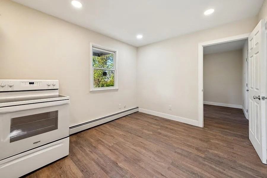 11 Webster Ave - Photo 4 of 5