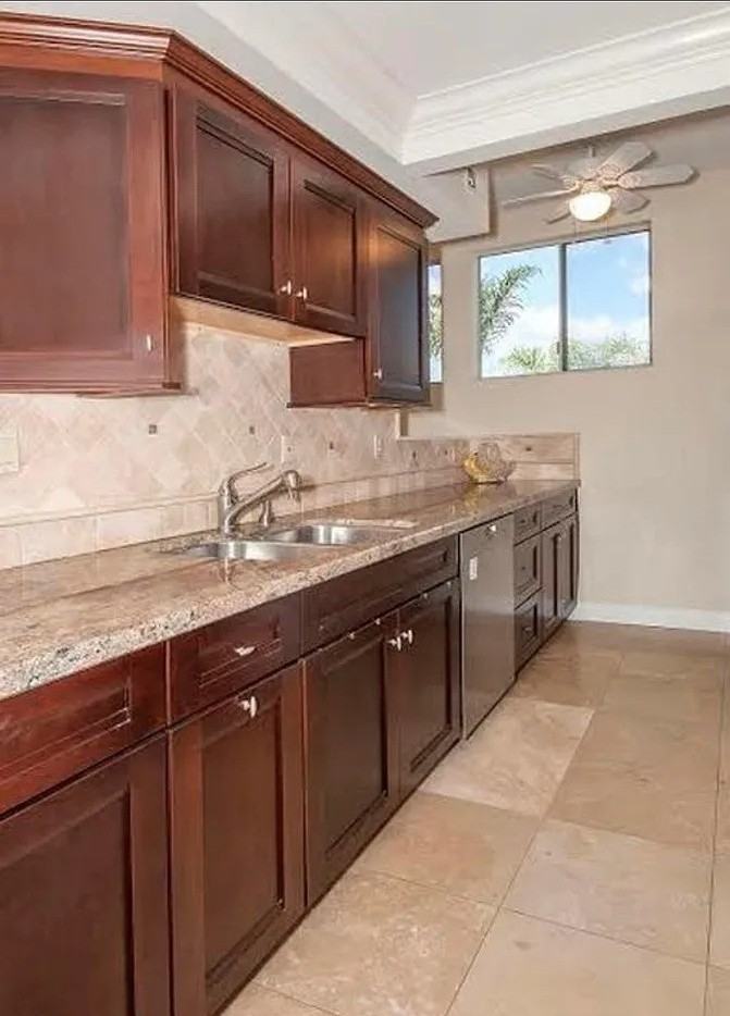 16067 Surprise Ln - Photo 6 of 12