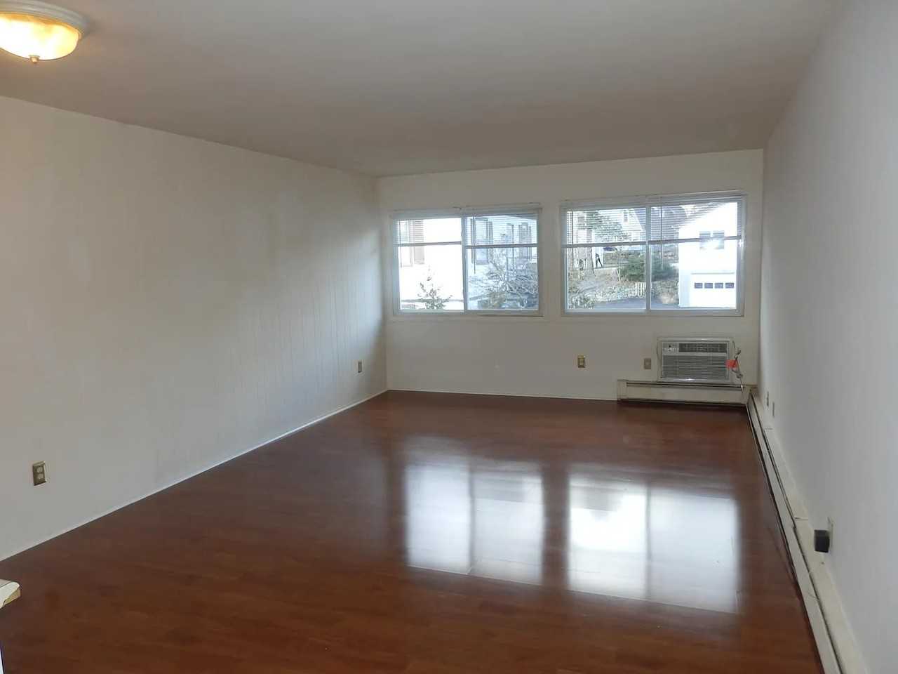 6 Putnam Ave - Photo 7 of 8