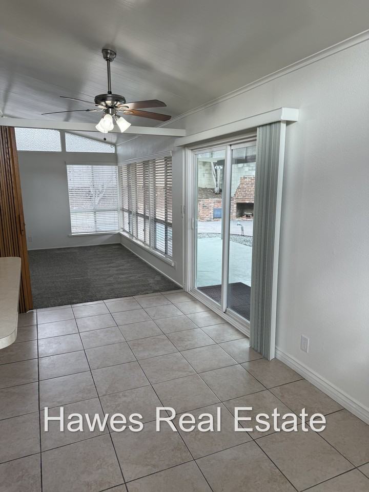 1341 Crofton Ct - Photo 7 of 25