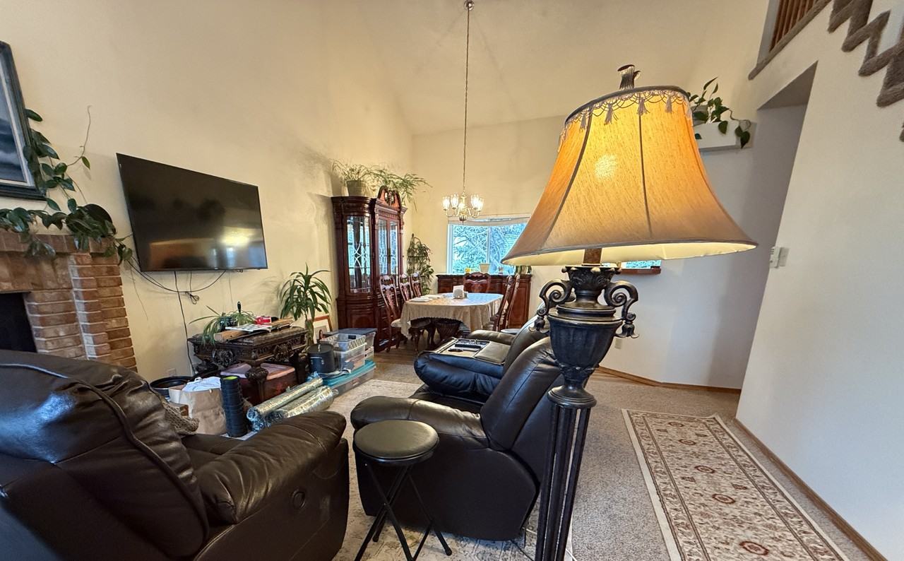 8006 Ferncliff Dr - Photo 2 of 11