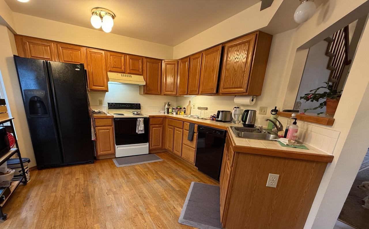 8006 Ferncliff Dr - Photo 4 of 11