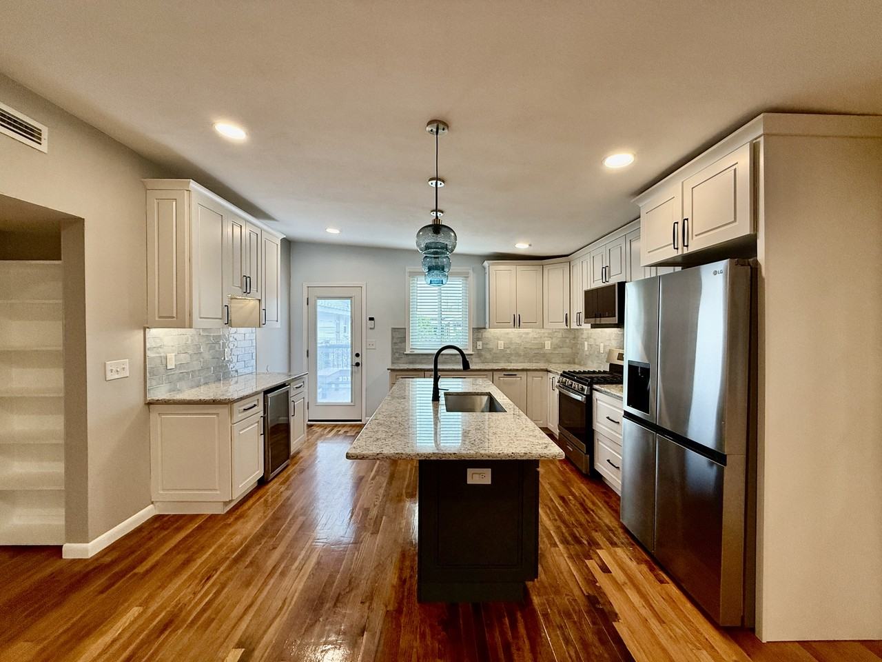 205 Fairpoint Dr - Photo 5 of 28