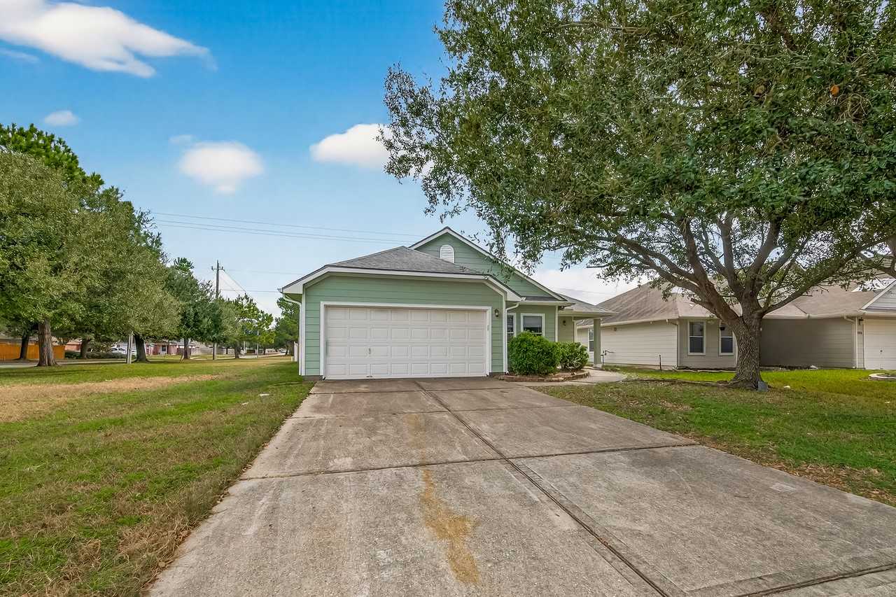 9418 Belleclaire Ln - Photo 2 of 38