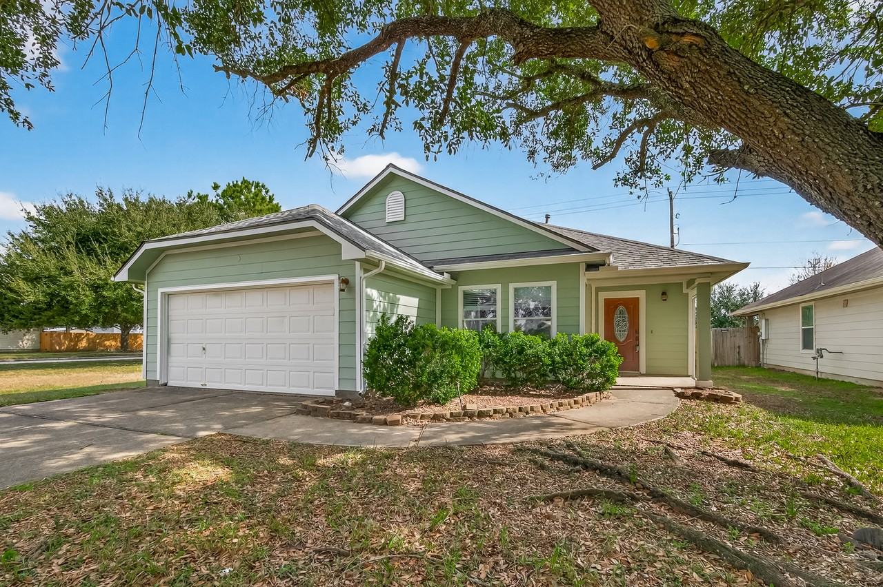 9418 Belleclaire Ln - Photo 4 of 38