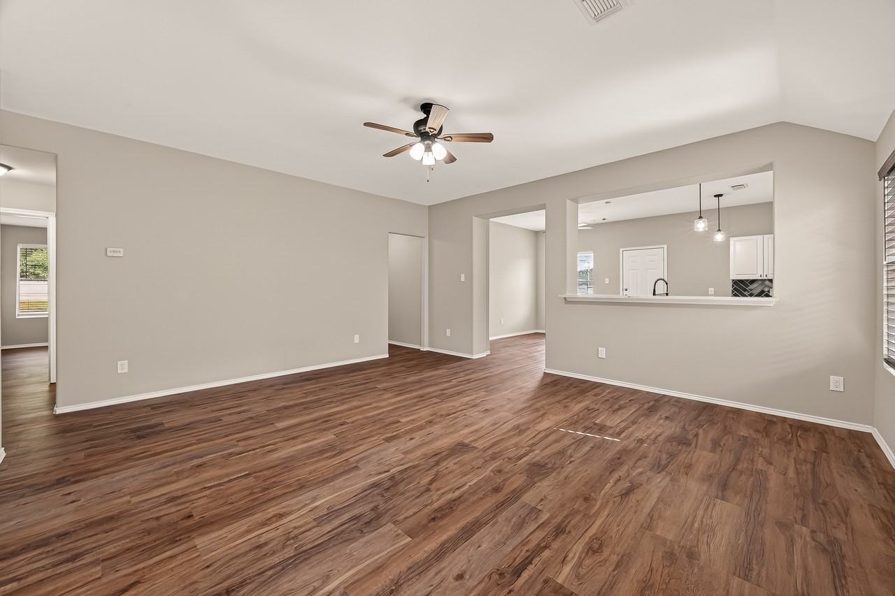 9418 Belleclaire Ln - Photo 7 of 38