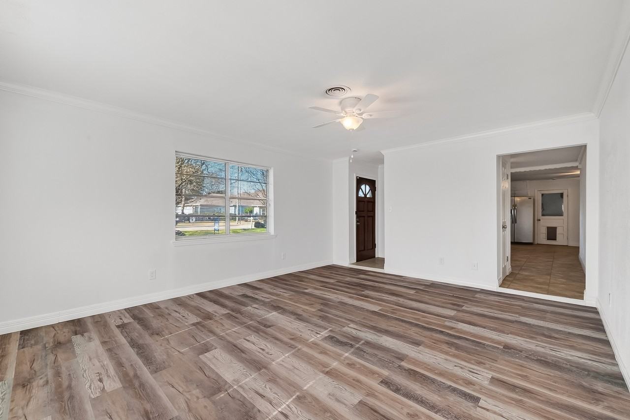 703 Coryell St - Photo 7 of 40