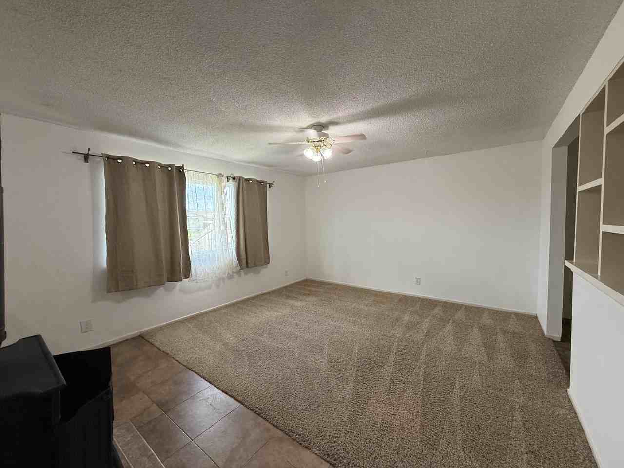 550 Mars Ave - Photo 4 of 20