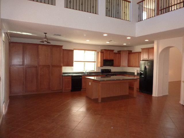 2740 W Cedarwood Ln - Photo 2 of 10