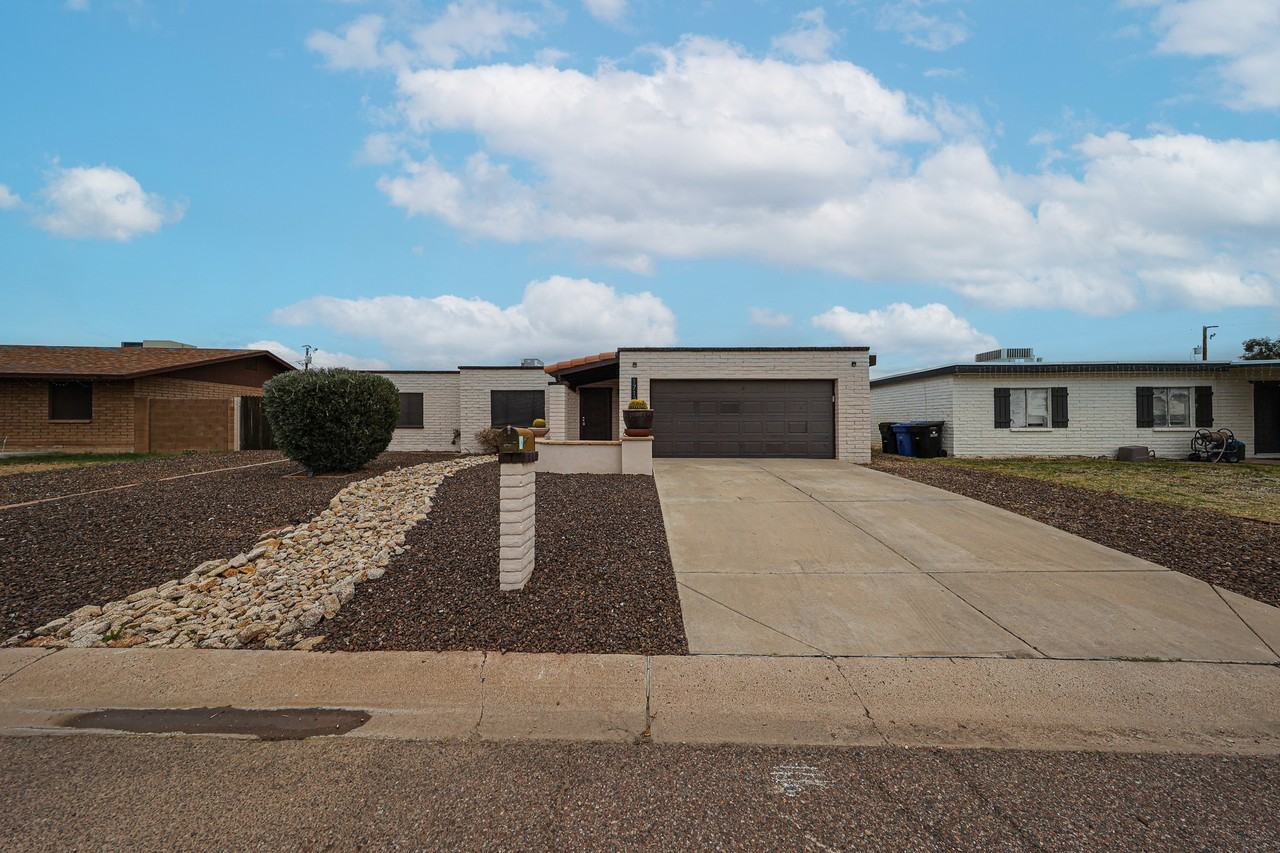 1713 W Oraibi Dr - Photo 2 of 45