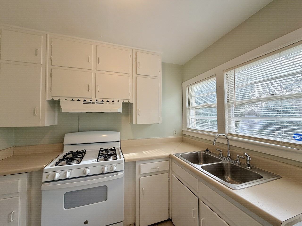 1651 Carter Ave - Photo 5 of 12