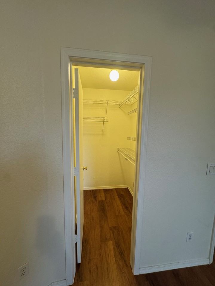 813 E Amabisca Cir #1 - Photo 4 of 11