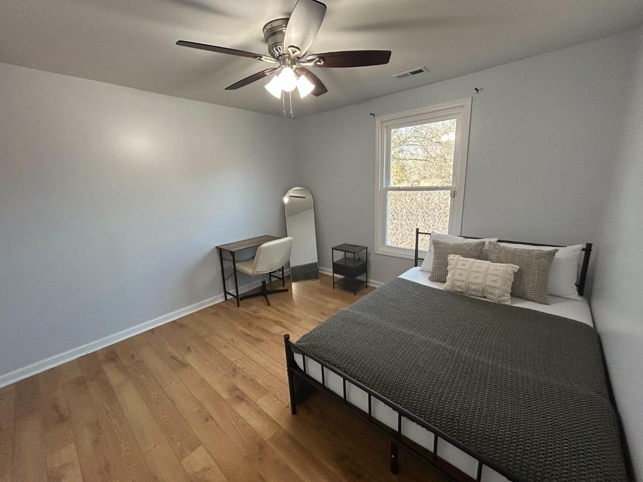 900 Newcombe Rd - Photo 2 of 10