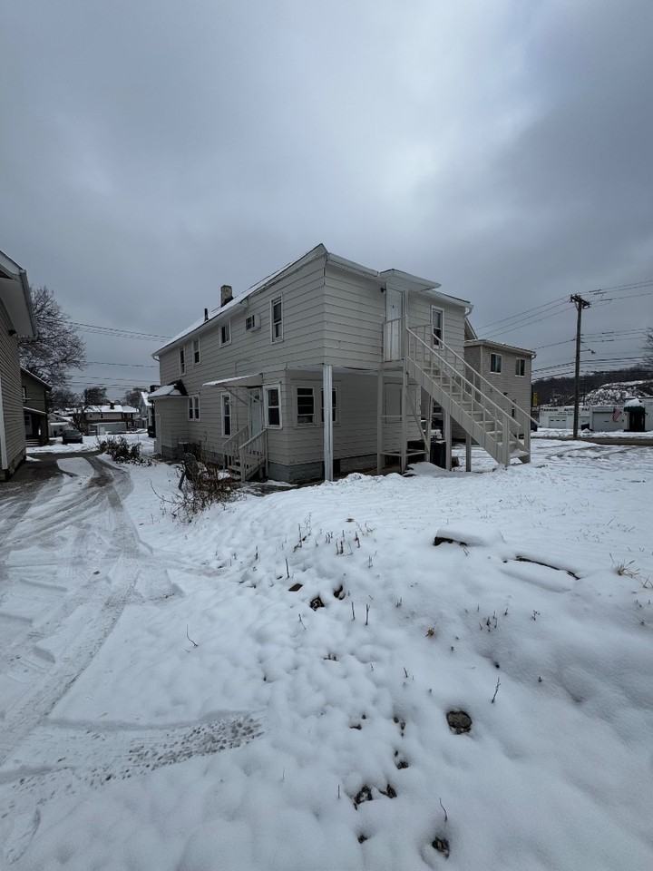 442 E Thornton St - Photo 6 of 10