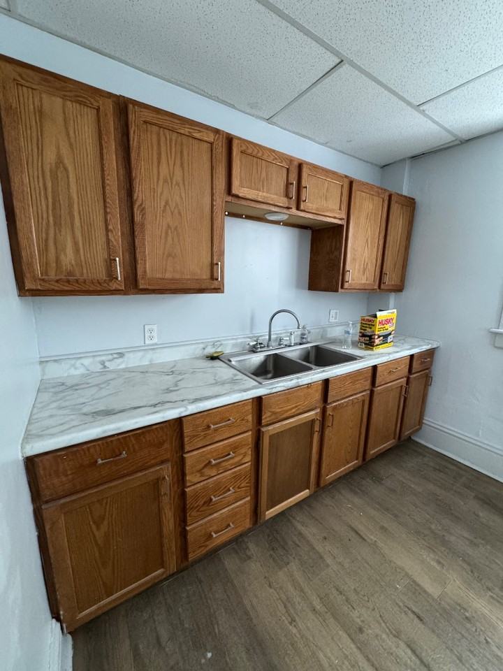 442 E Thornton St - Photo 2 of 10