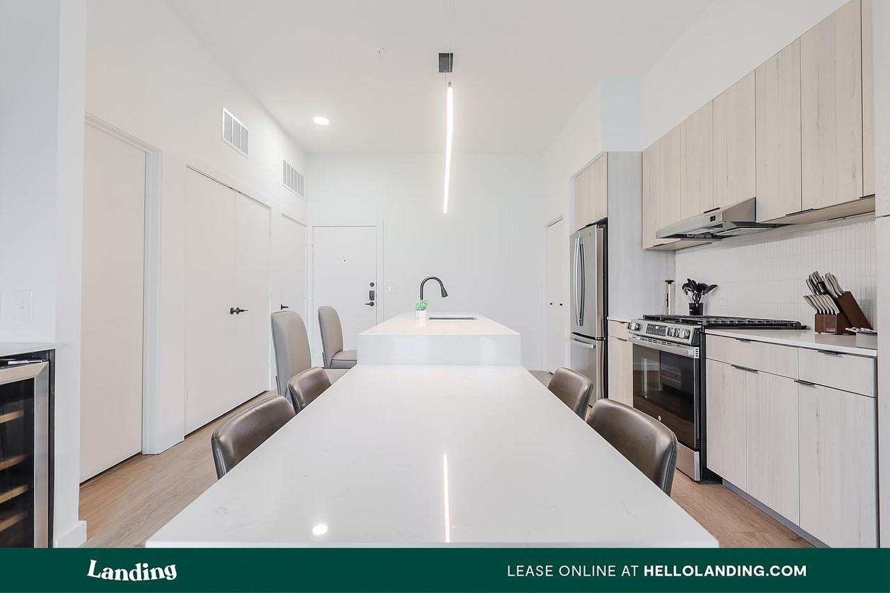 2623 Keene St - Photo 5 of 50