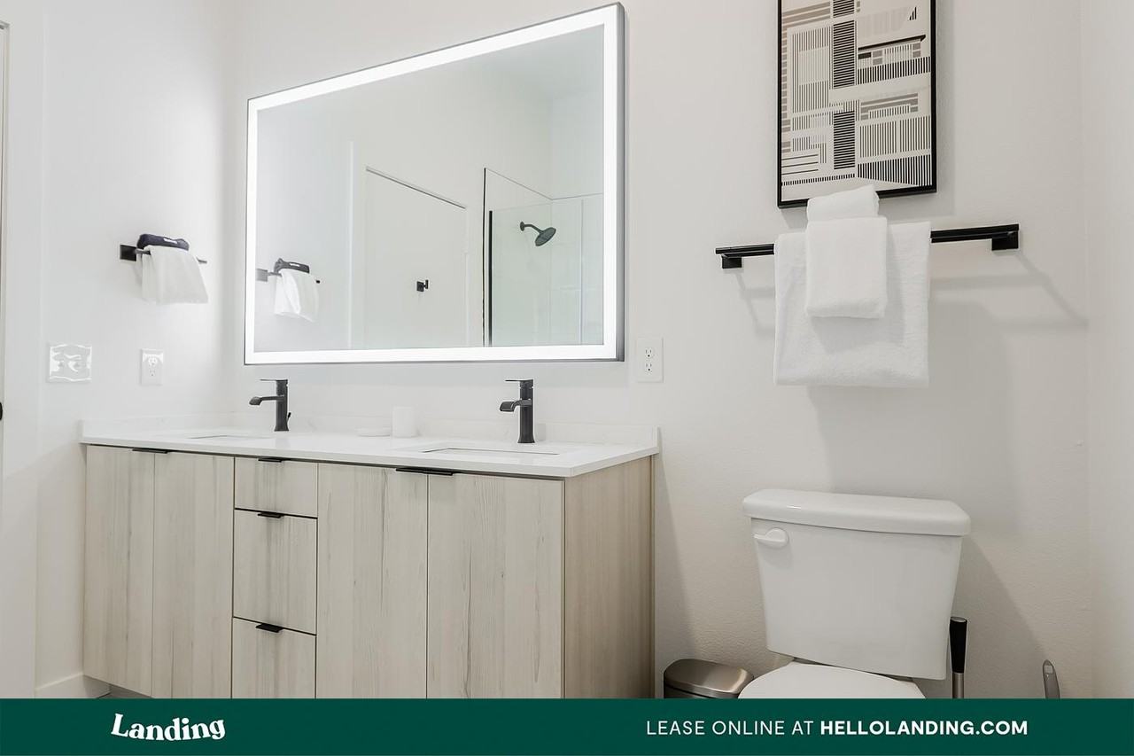 2623 Keene St - Photo 7 of 50