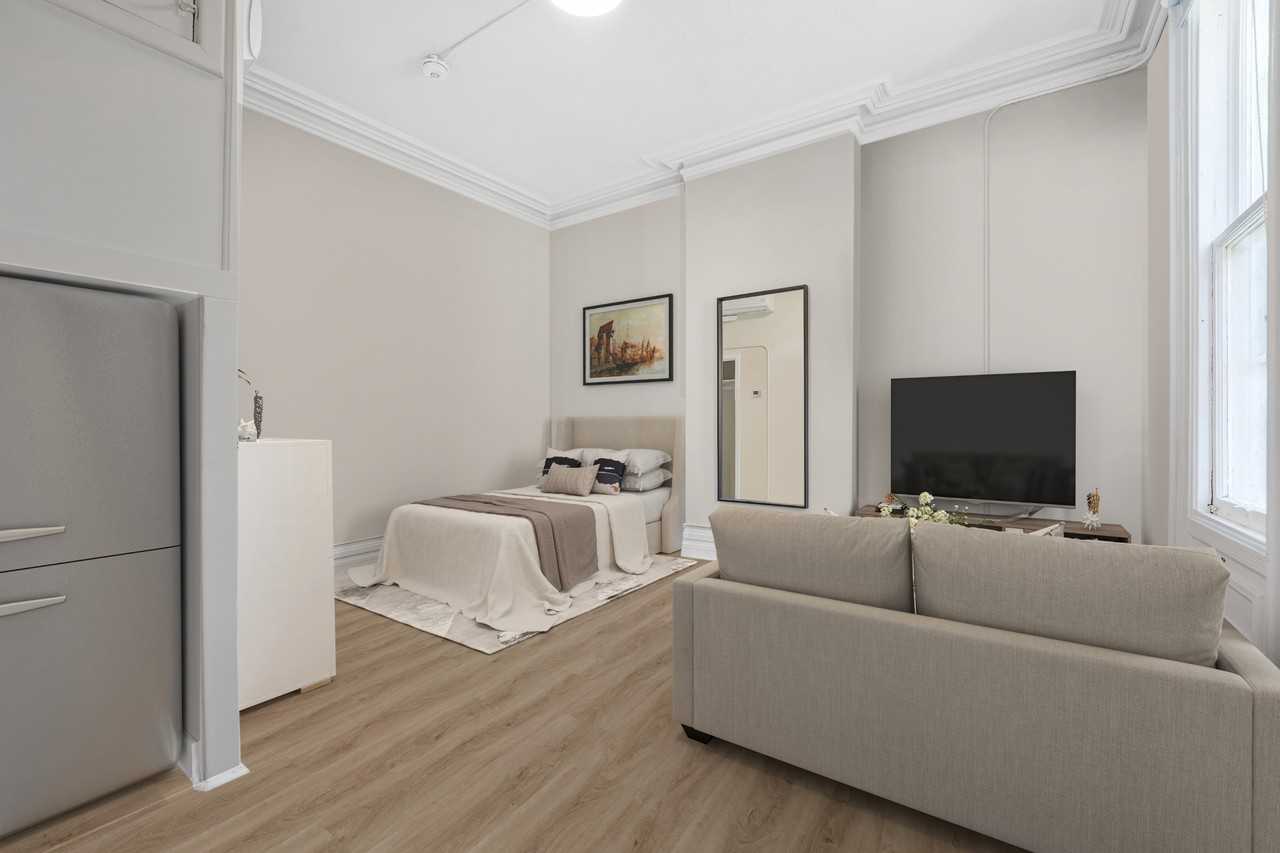 23-29 Russell - Photo 3 of 8