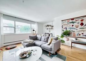 1658 Queen St W - Photo 1 of 1