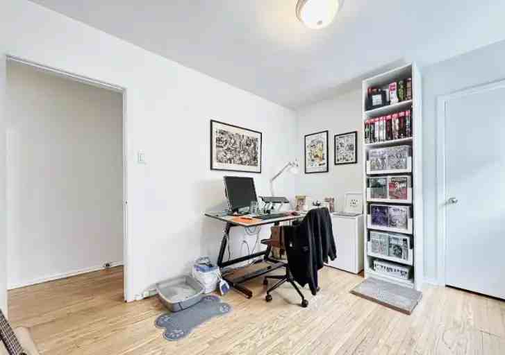 1658 Queen St W - Photo 6 of 6