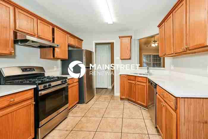 852 New England Ct - Photo 7 of 20