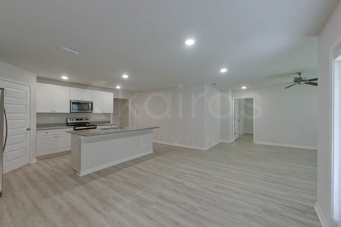 393 Monarch Ln - Photo 5 of 26