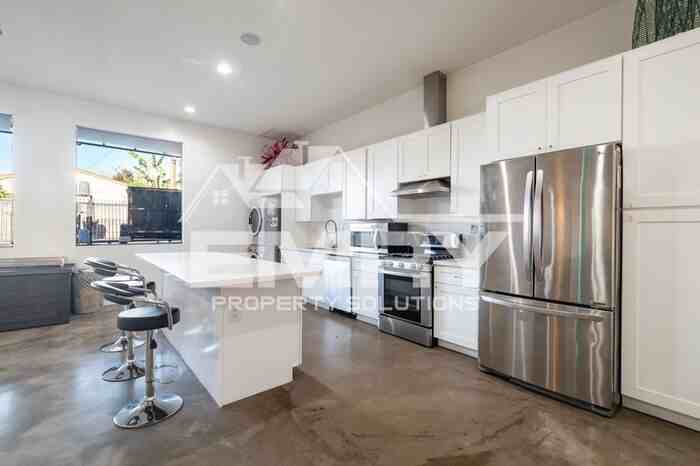 5655 E Beverly Blvd - Photo 3 of 35