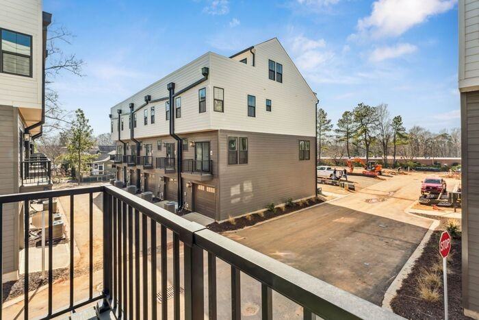 5010 Greystone Rd - Photo 4 of 50