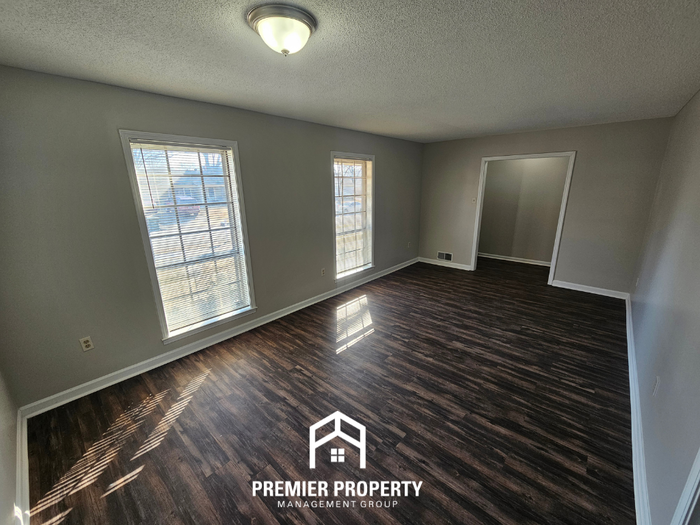 4061 Spring Hollow Dr - Photo 3 of 19