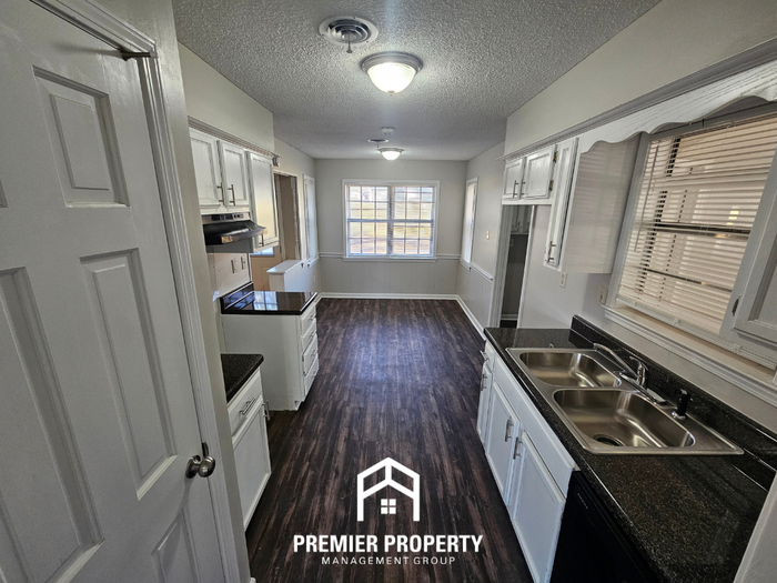 4061 Spring Hollow Dr - Photo 4 of 19