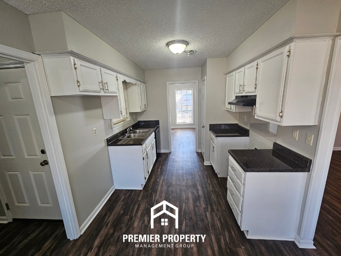 4061 Spring Hollow Dr - Photo 6 of 19