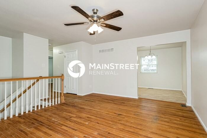 7 Marveline Dr - Photo 4 of 18