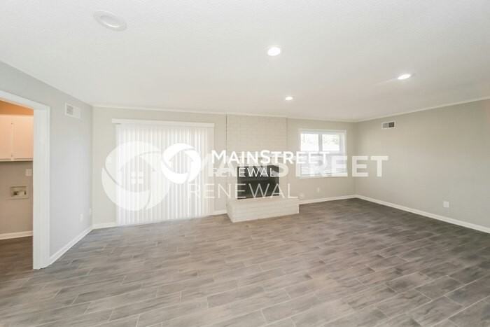 6192 Cranbury Park Dr - Photo 4 of 16